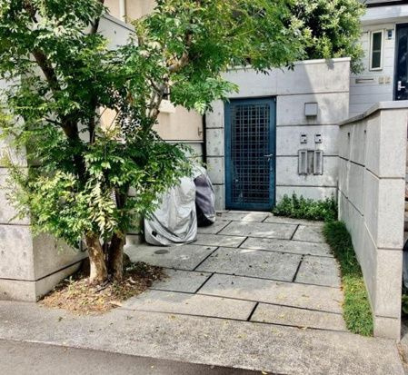 恵比寿戸建のエントランス