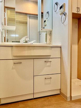 恵比寿戸建の独立洗面台