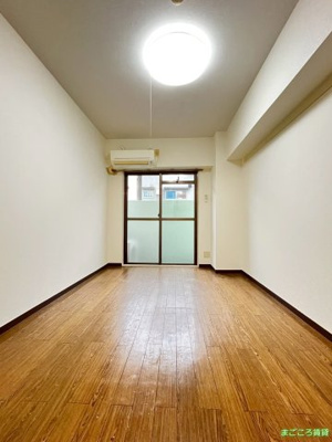 【洋室】 | ビバリーヒルズ泉尾