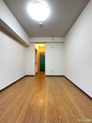 【寝室】 | ビバリーヒルズ泉尾