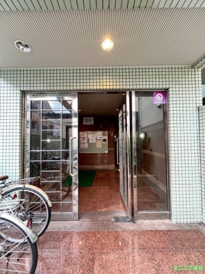 【エントランス】 | ビバリーヒルズ泉尾