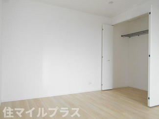 【洋室】 | 二本松市油井新築一戸建て12棟 | 落ち着いた色調の洋室です