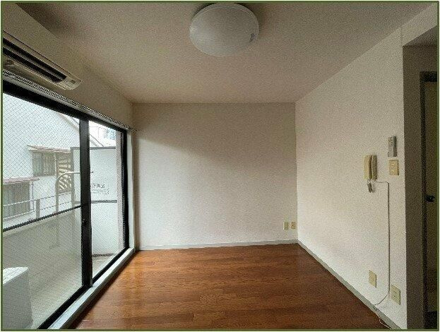 ＫＩＴＡＮＯ　ＡＰＡＲＴＭＥＮＴ　大久保の居間・リビング