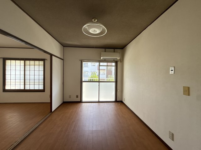 京口団地　５号棟の居間・リビング