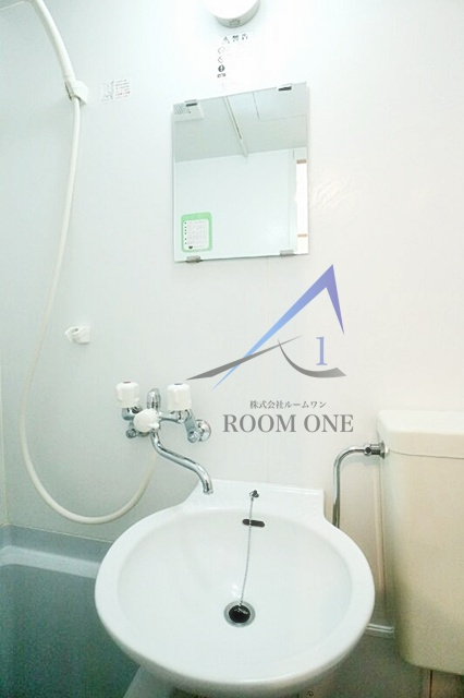 ウィスタリアの洗面所|洗面台です。