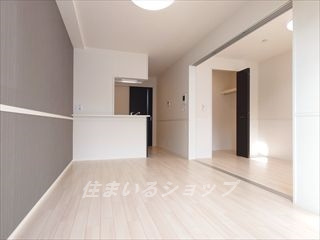 広島市安佐北区亀山２丁目の賃貸マンションの居間・リビング