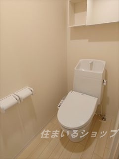 広島市安佐北区亀山２丁目の賃貸マンションのトイレ|シャワートイレ・収納あり