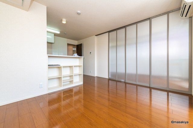 アルカディア新町の居間・リビング