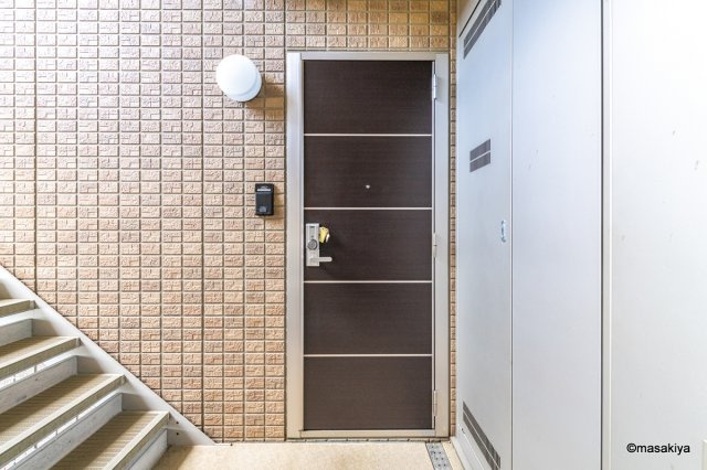 アルカディア新町のエントランス