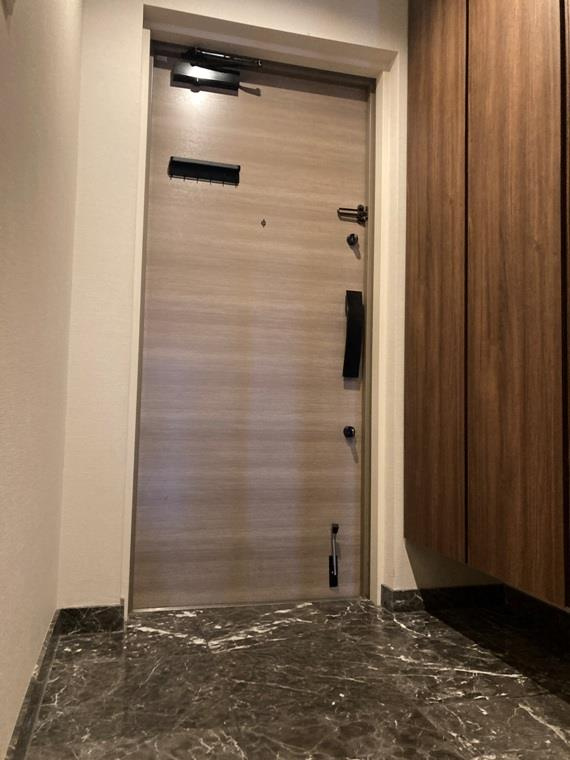 プラセシオン赤池ファーストの玄関