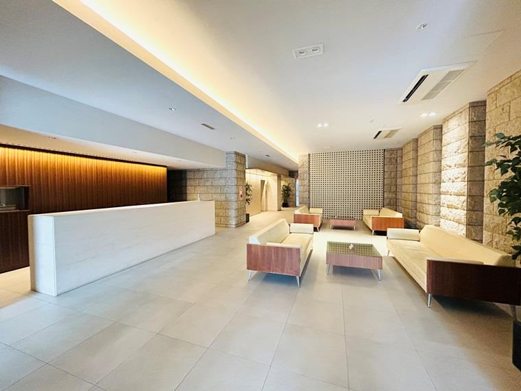 プレミスト東山公園のロビー