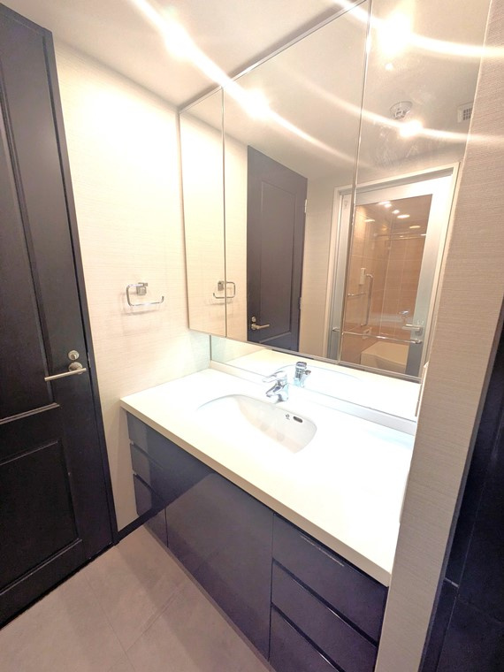 グランドヒルズ覚王山法王町の洗面所