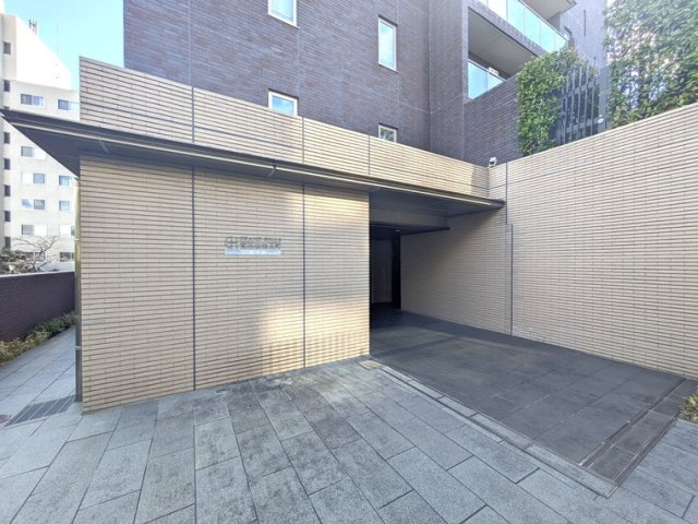 グランドヒルズ覚王山法王町のエントランス