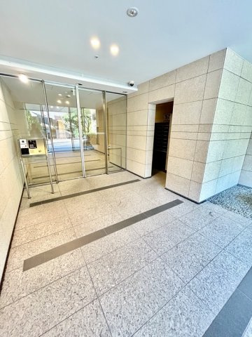 プラウド八事表山ヒルトップのエントランス