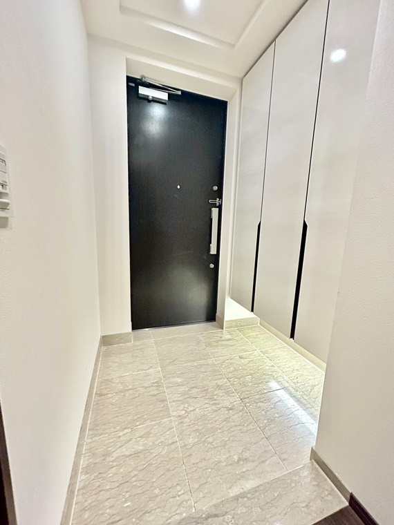 プラウド八事表山ヒルトップの玄関