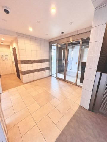 プレサンスグラン川名のロビー