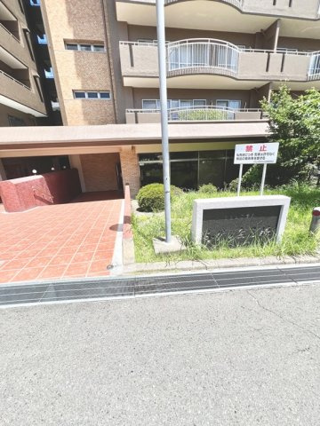 コミュニタス千代が丘Ｓ棟のエントランス