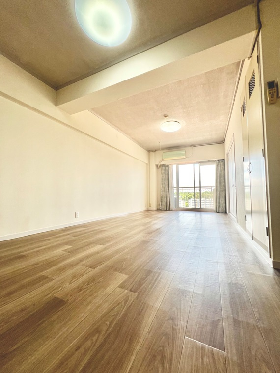 コミュニタス千代が丘Ｓ棟の居間・リビング