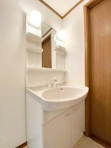 タウンサンロイヤルDの独立洗面台