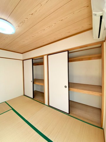 タウンサンロイヤルDの収納