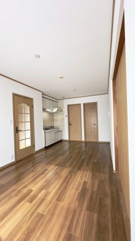 タウンサンロイヤルAの居間・リビング