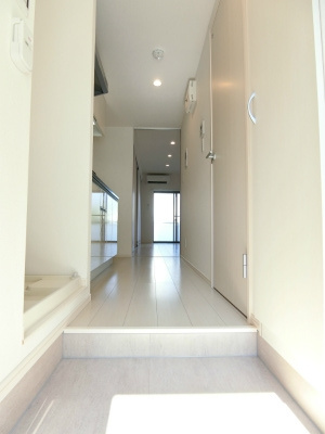 リブリ・サンシャイン一社の玄関