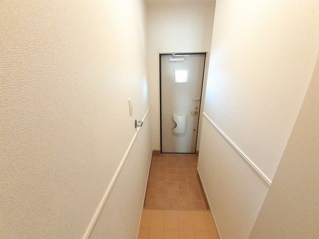 ビオーラ西里の玄関