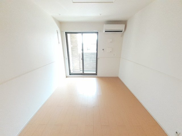 ビオーラ西里の居間・リビング