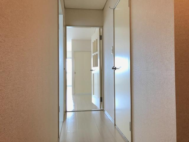 レジデンス鶴里の内装|廊下