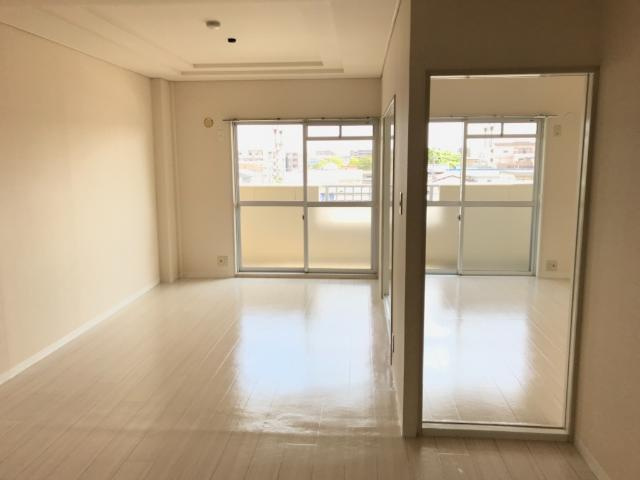 レジデンス鶴里の居間・リビング|リビング