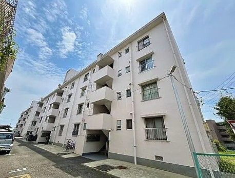 東芝杉田コーポ3号棟の外観