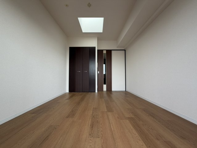 フレンシアノイエ難波南の洋室