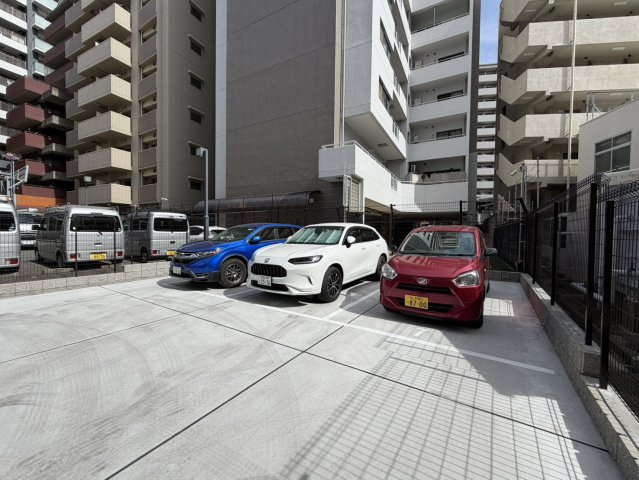 サンエール南堀江の駐車場