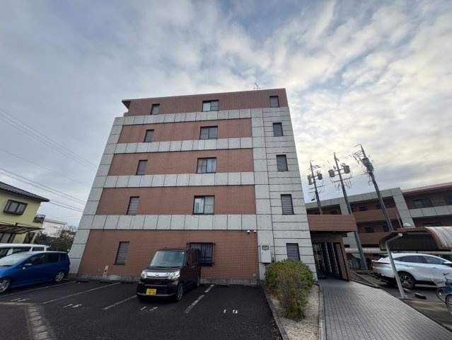 Casa ELEVATO (カーサエレベート)の外観