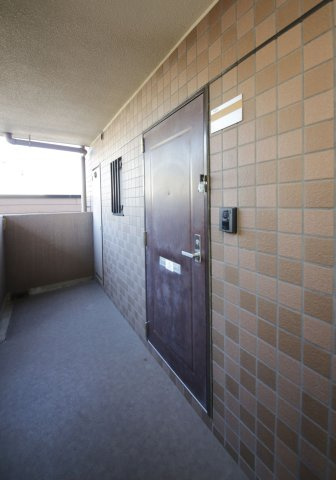 サワータウン白山の玄関