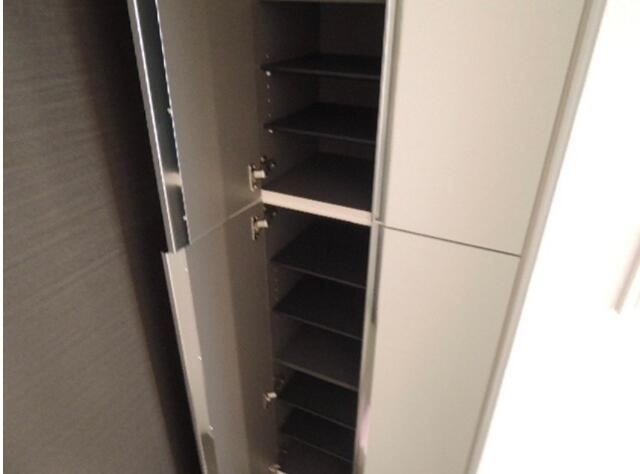 グランデフォルトゥーナの玄関