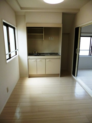 スカイコーポ坂本の居間・リビング