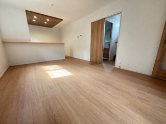 【居間・リビング】 | 廿日市市住吉（廿日市駅）全3区画　NO3【外構込み】 | 15.5帖リビング☆　対面式のキッチンでリビングが見渡せるので、お子様やご家族の様子が見えて安心です♪