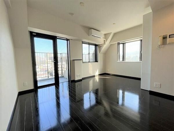 デュオ・スカーラ古河庭園の居間・リビング