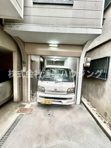 十八条3丁目一戸建の駐車場