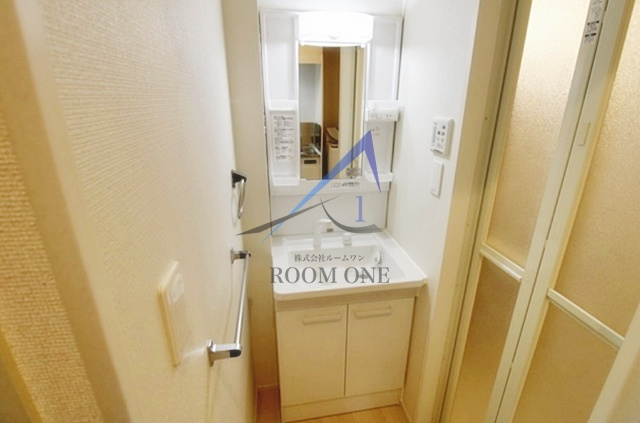 ヴィアロ高島平レジデンスＢの洗面所|洗面台です。