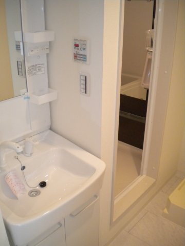 GRAND CHARIOT（ｸﾞﾗﾝｼｬﾘｵ）の洗面所