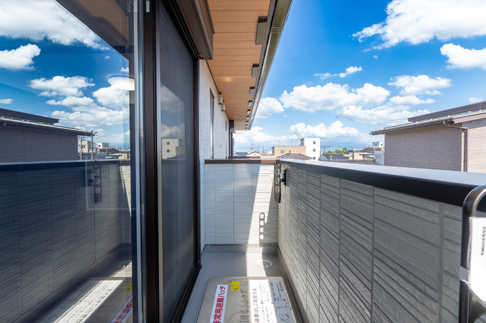 コタージュ七番館のバルコニー