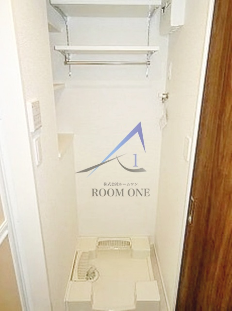 プレシャスワン錦糸町の設備|洗濯機置き場です。