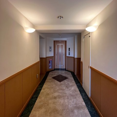 【その他共用部分】 | ソピア大濠西 | エレベーターホールはホテルライクな雰囲気で気持ちが上がりますね