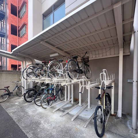 【駐輪場】 | ソピア大濠西 | 駐輪場は十分なスペースがあり、屋根も付いています