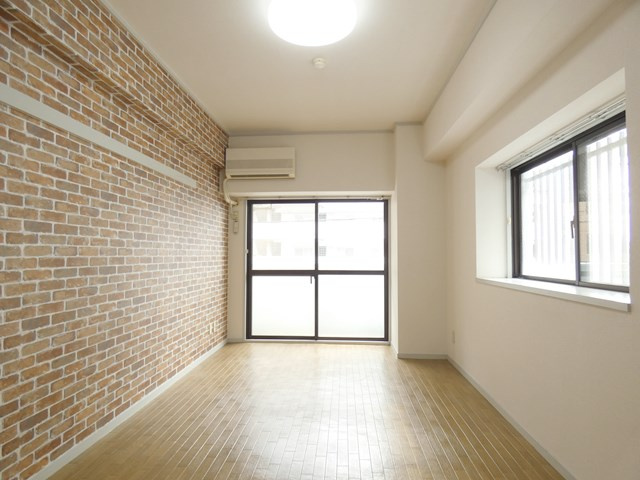 ハオス.ベハーゲンの居間・リビング|★小窓があり陽当たり良好です