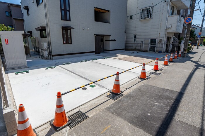 コタージュ七番館の駐車場