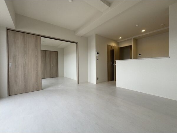 LUXE　SHOEI　NEYAGAWA　MIDORIMACHIの洋室