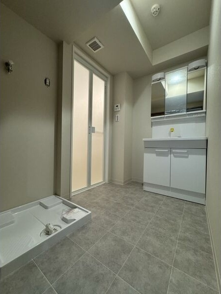 LUXE　SHOEI　NEYAGAWA　MIDORIMACHIの洗面所